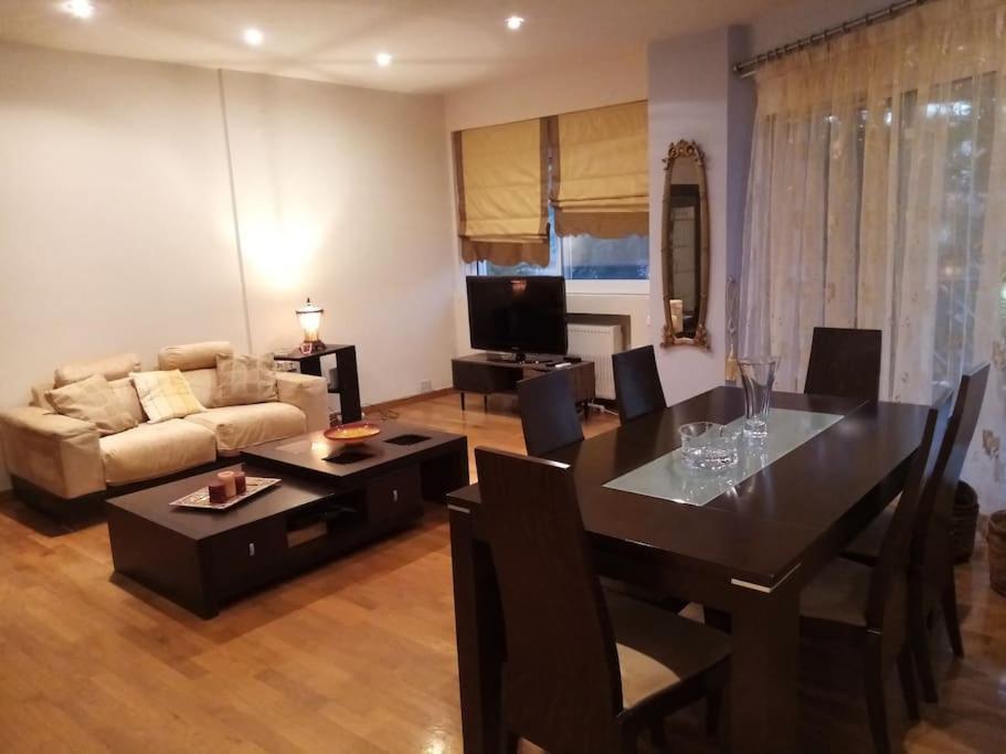 Τεσσαρι Στον Ναυτικο Ομιλο Χiου Appartement Chios Town Buitenkant foto